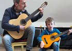 Gitarre Unt Junge  Gitarrenunterricht für Kinder